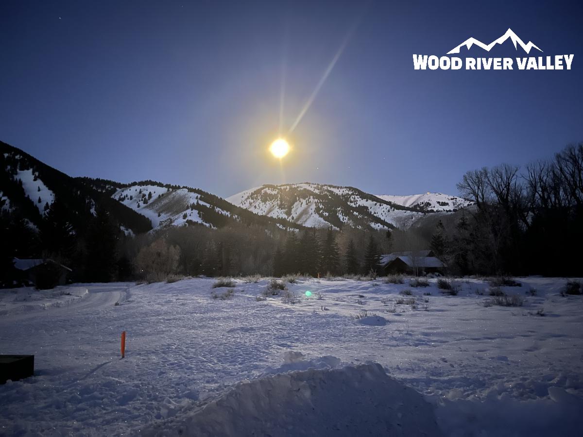 moonset over baldy